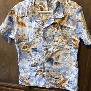 Hawaiana 🌺 shirts